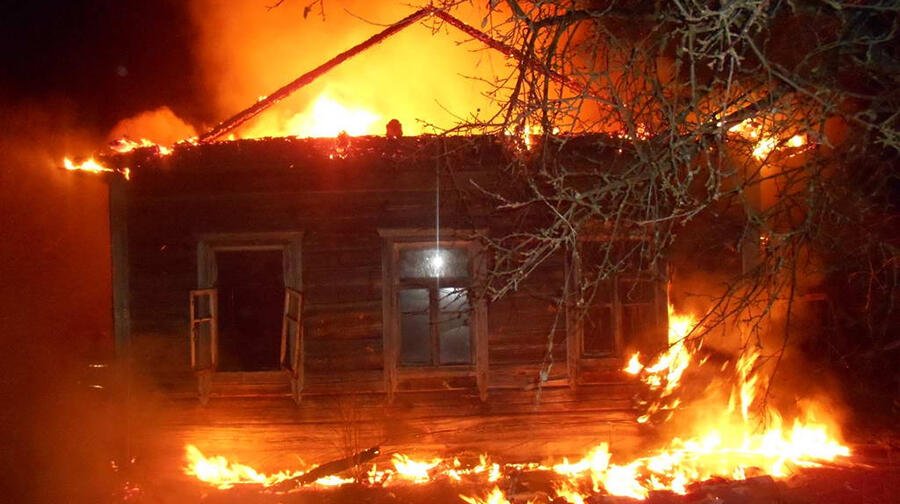 Вологжанка сгорела в своём доме