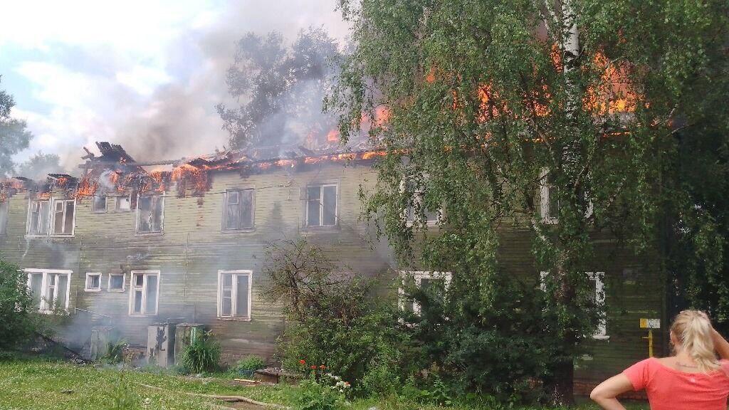 В Соколе сгорел жилой многоквартирный дом