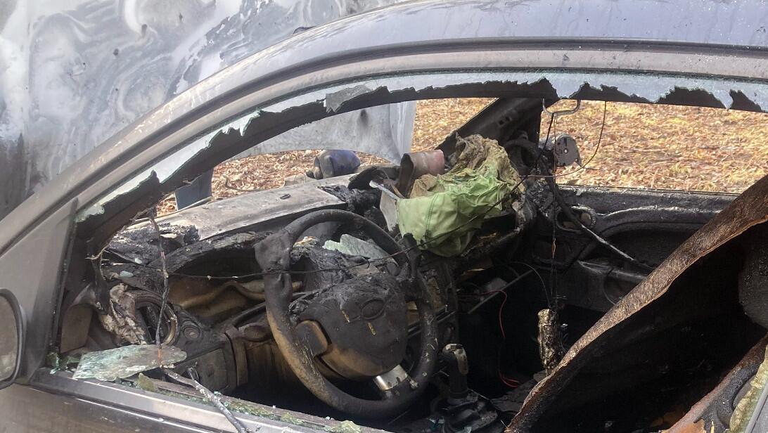 В Вологде 11 пожарных тушили автомобиль