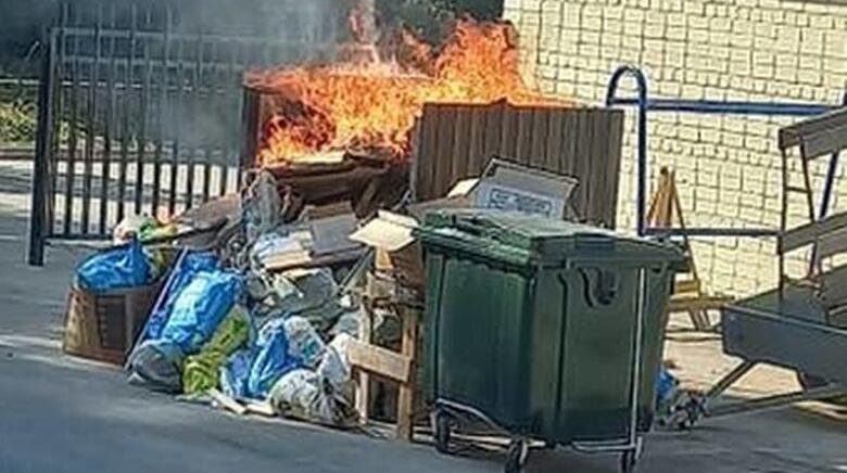В Вологде дети подожгли мусорную площадку