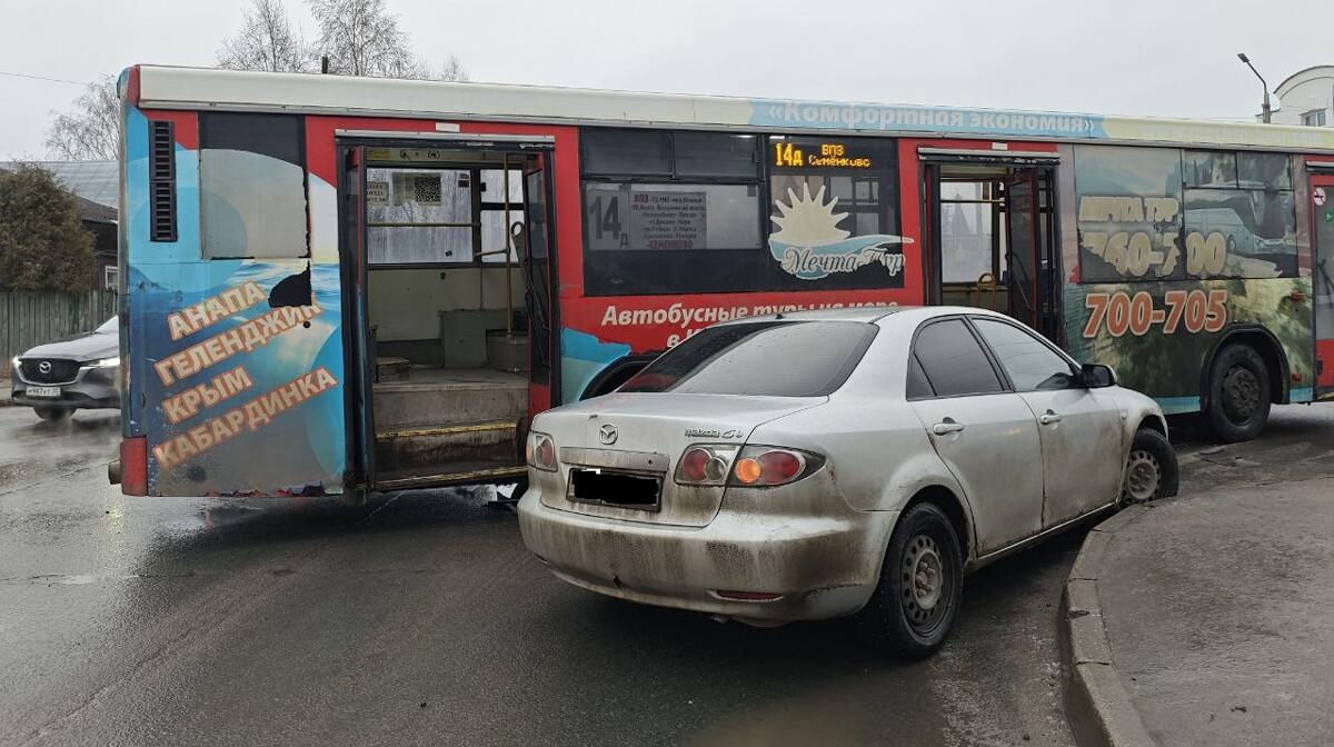 В Вологде в результате ДТП с автобусом пострадал ребёнок