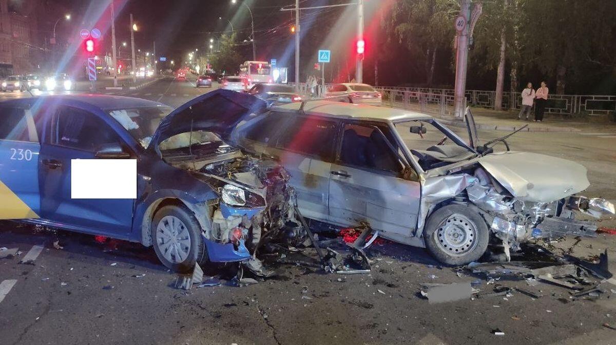 В серьёзном ДТП в центре Вологды пострадали 4 человека