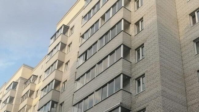 В Вологде шестилетняя девочка выпала из окна многоэтажки