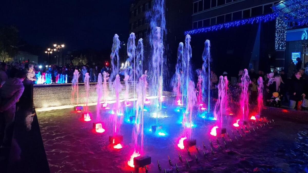 Продлена работа фонтана у ЦУМа в Вологде 