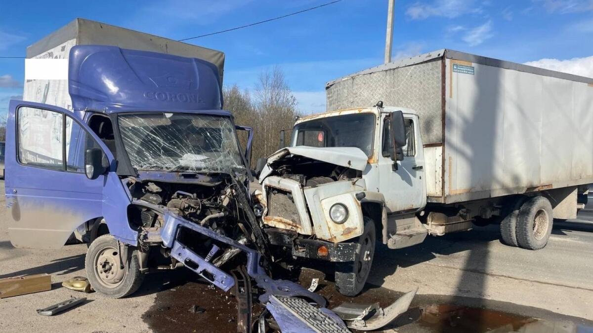 В Вологде столкнулись два грузовика 
