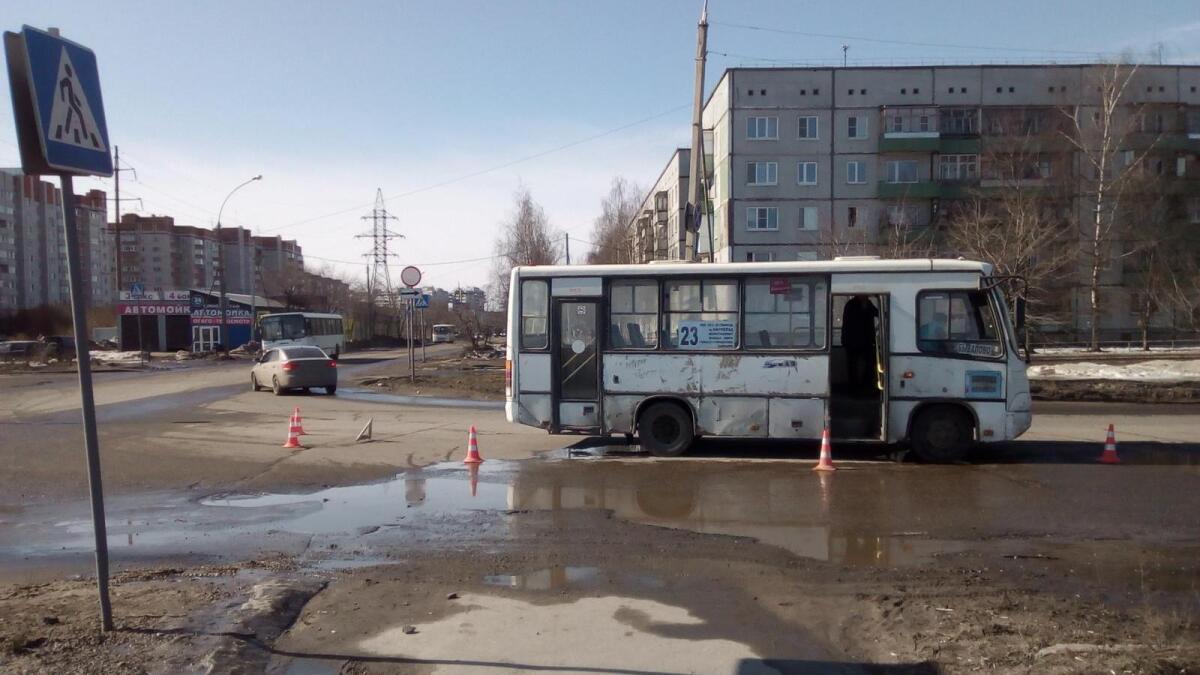 Девушка попала под колеса пассажирского автобуса в Водниках