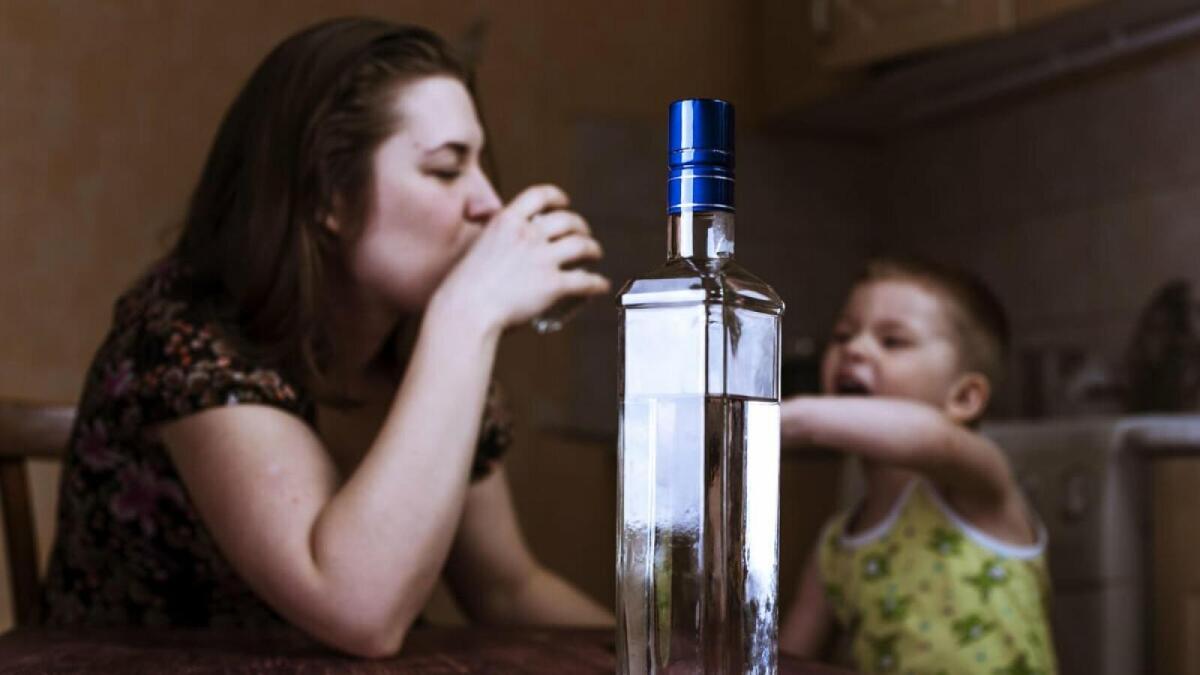 Пьющая мать бросила детей