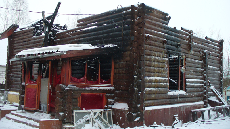 В Кувшиново сгорел деревянный дом