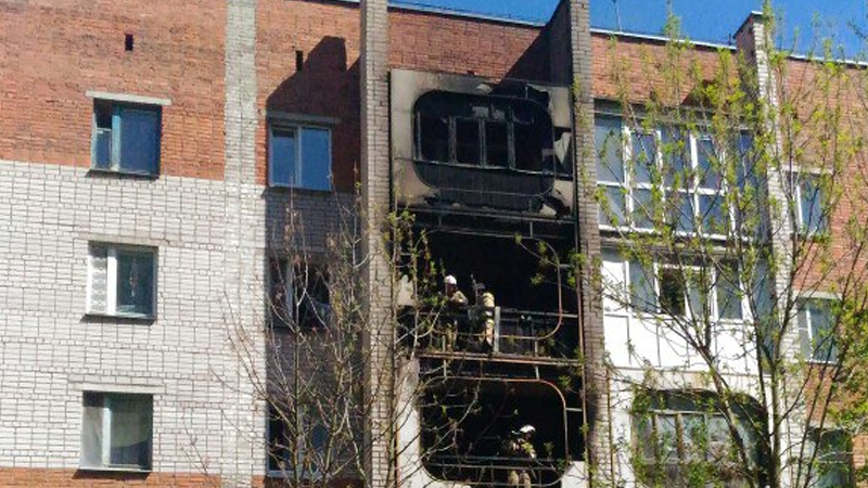 На Окружном шоссе в одном из жилых домов загорелся балкон