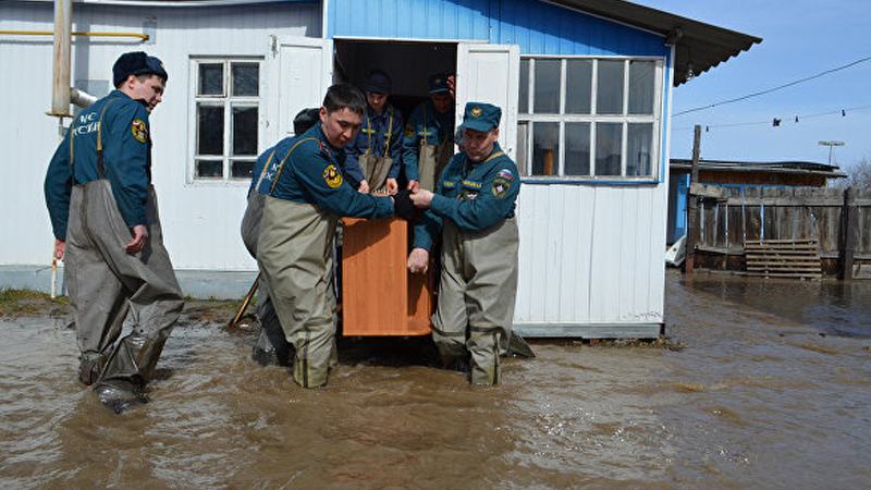 Грузовик из Вологды с продуктами для пострадавших от паводка прибыл в Великий Устюг
