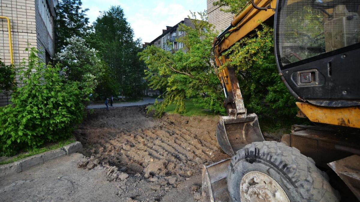 Ремонт двора в Заречье начался на неделю раньше