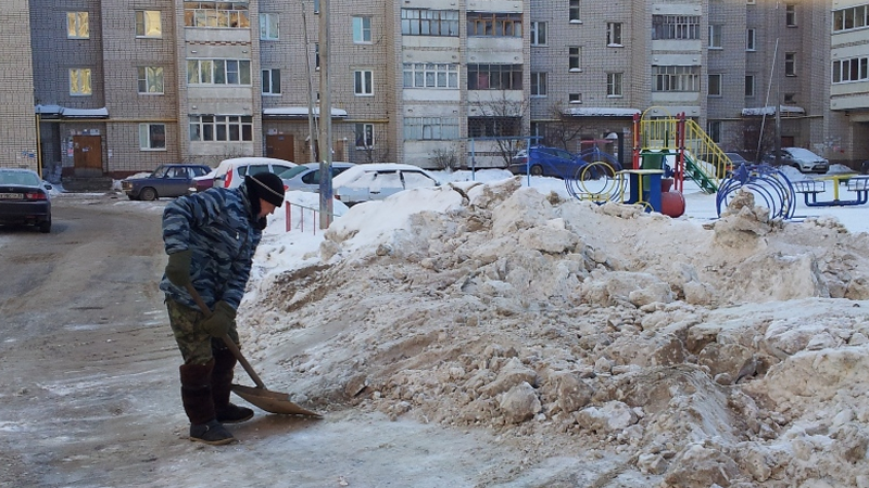 Убирают ли снег во дворах, городская власть проверит совместно с активистами