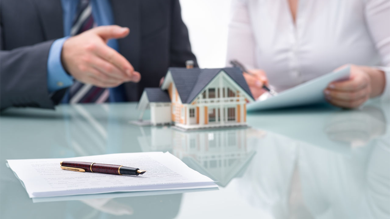 Должники по ЖКХ не смогут осуществлять сделки по недвижимости