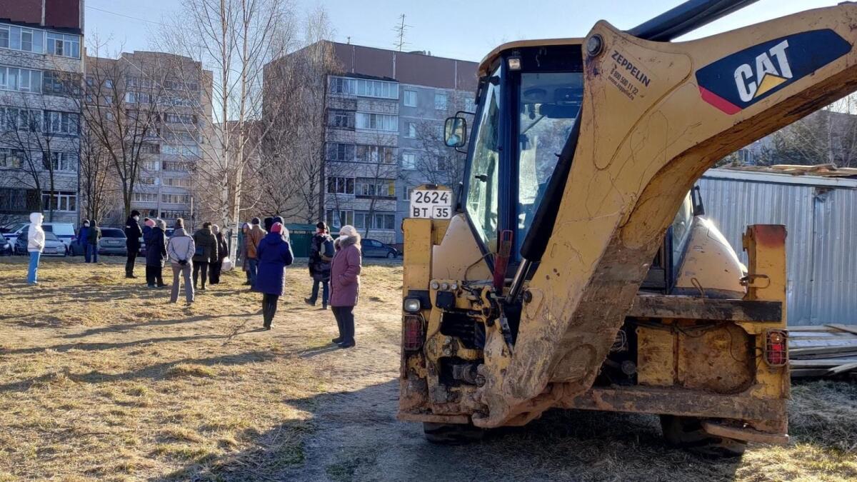 Жители ул. Ярославской защищают сквер