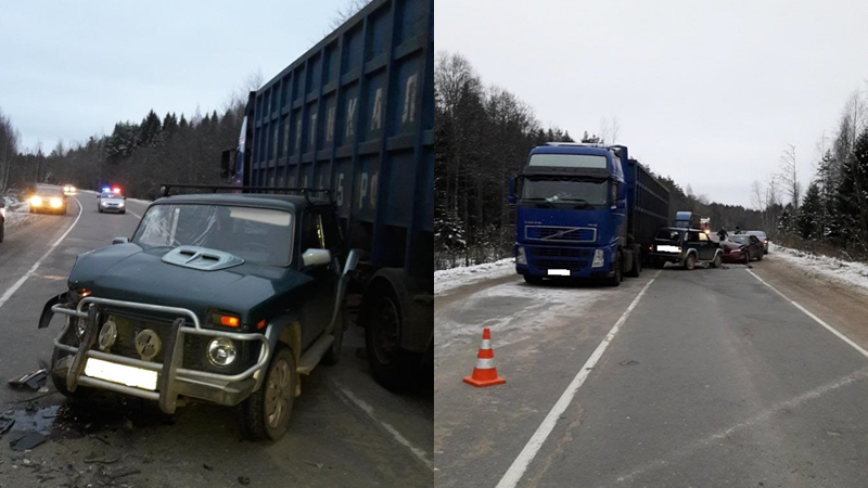 Лоб в лоб столкнулись на вологодской трассе две легковушки