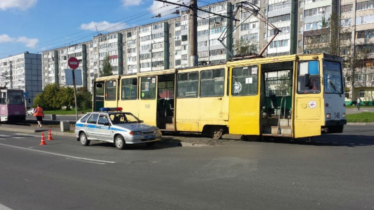 Трамвай сбил пожилую женщину в Череповце