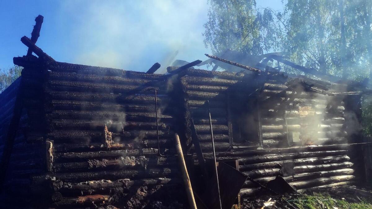 Вологжанин погиб в пожаре, так как не мог выйти из дома