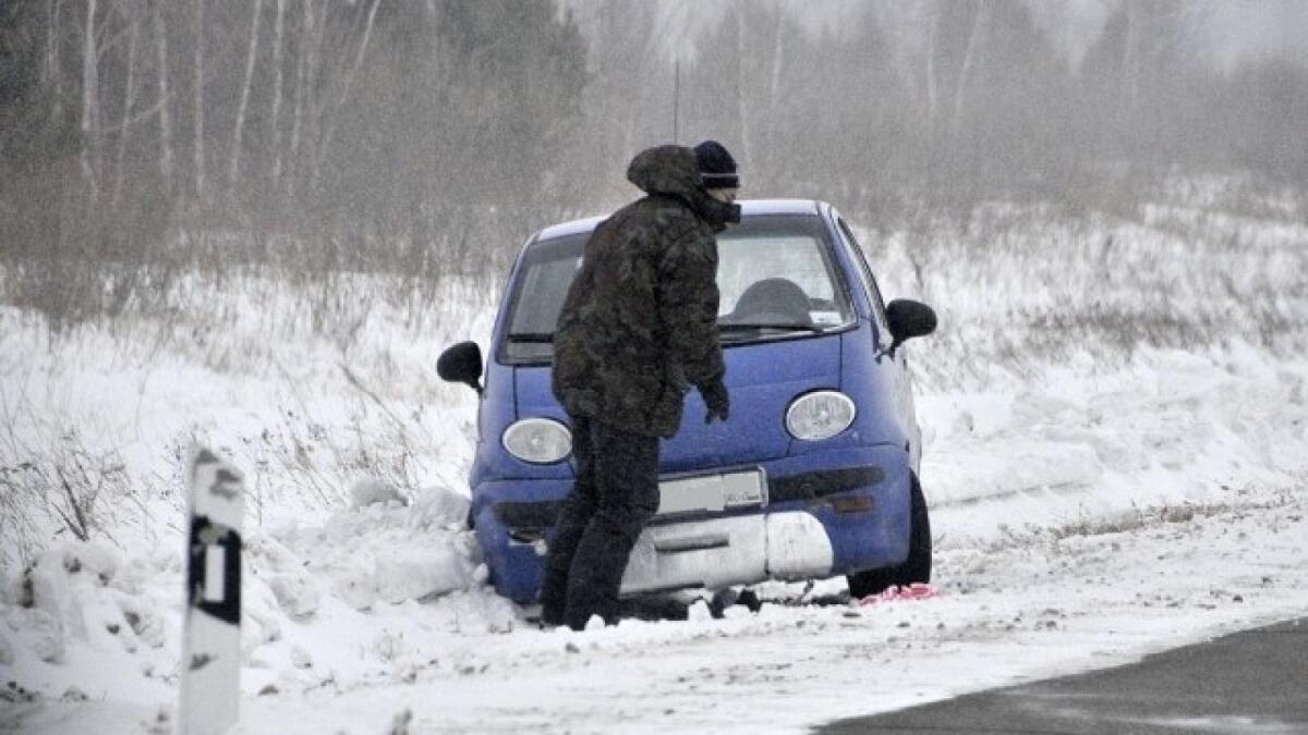 На вологодской трассе водитель чуть не замерз до смерти, оставив ключи в  автомобиле | ВОП.РУ