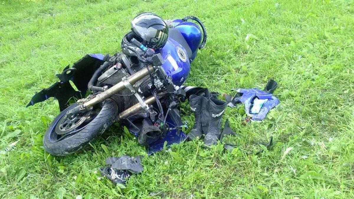 Мотоциклист в тяжелом состоянии после столкновения с иномаркой