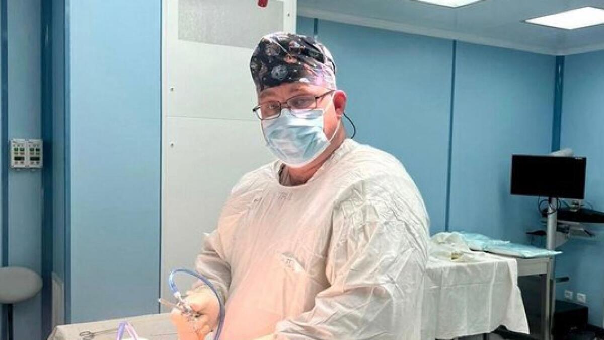Вологодские врачи пришили мужчине отрезанную руку