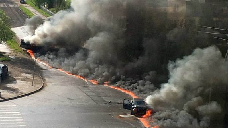 В Череповце сгорели два автомобиля: легковушка врезалась прямо в бензобак Газели