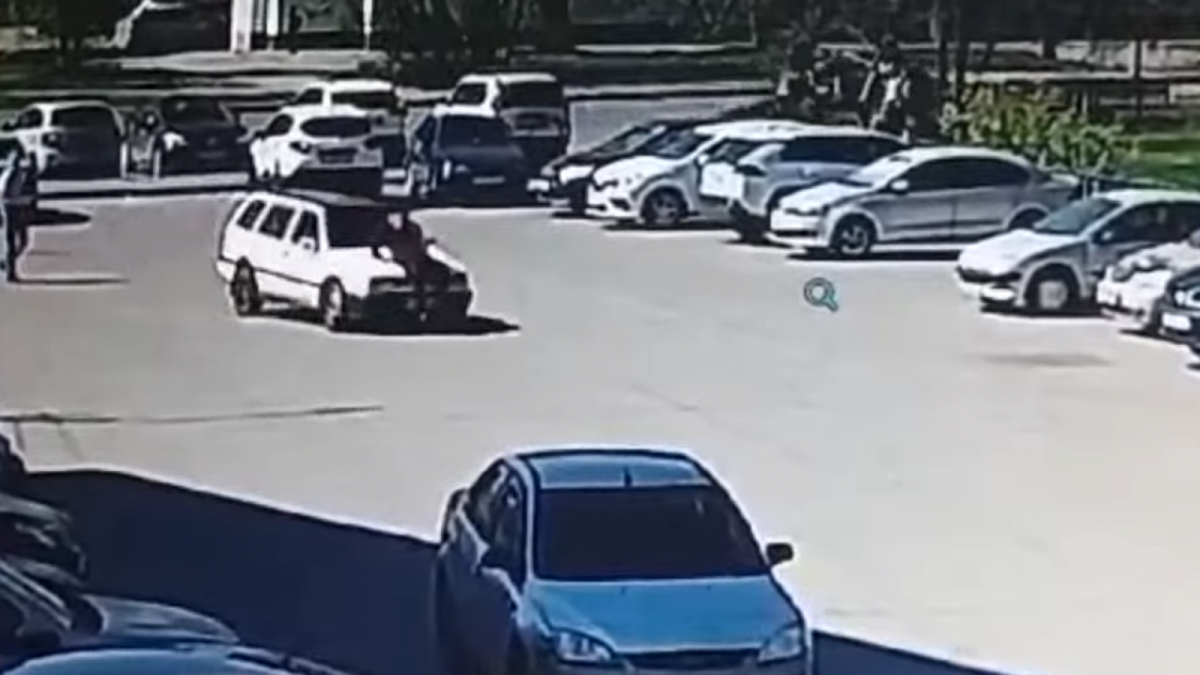 В Череповце подросток переехал однокурсника на машине 