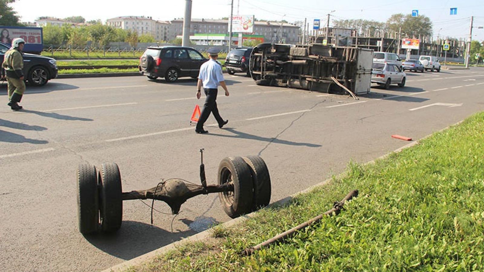 В Череповце у «Газели» на ходу оторвался задний мост | ВОП.РУ