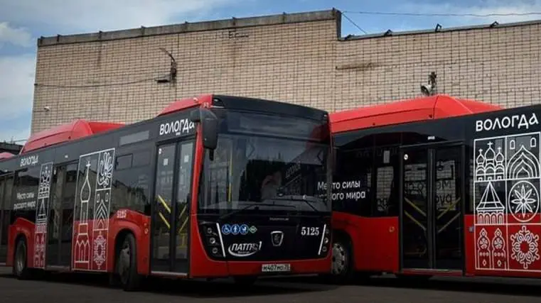 В Вологде перекрасят 100 автобусов