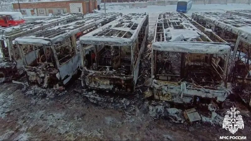 8 автобусов сгорело сегодня в Родионцево