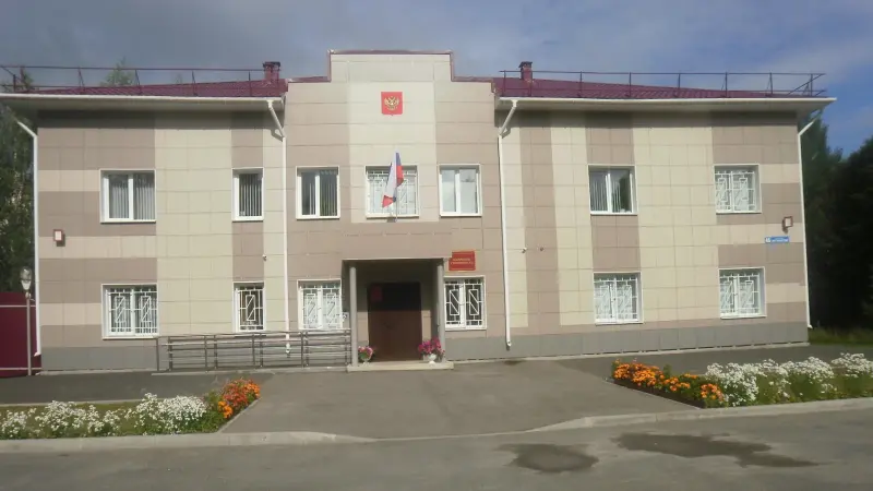 Водитель отсудил деньги за упавшее на машину дерево