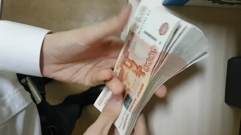 Почти 3% вологжан зарабатывают больше 200 тыс. рублей в месяц