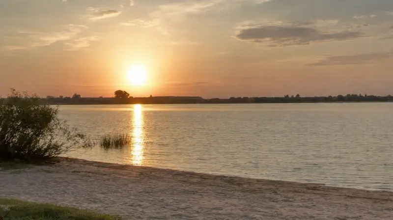 Живописный пляж, где можно остановиться с палатками