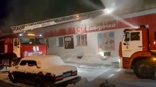 В Кувшиново всю ночь тушили «Пятёрочку»