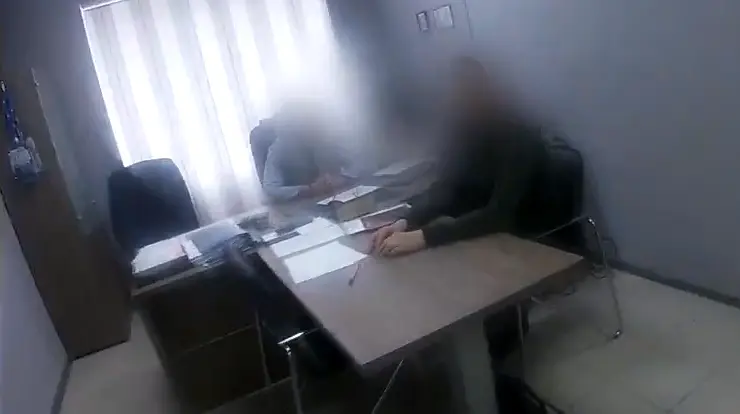 Петербуржец пытался дать взятку вологодским дорожникам