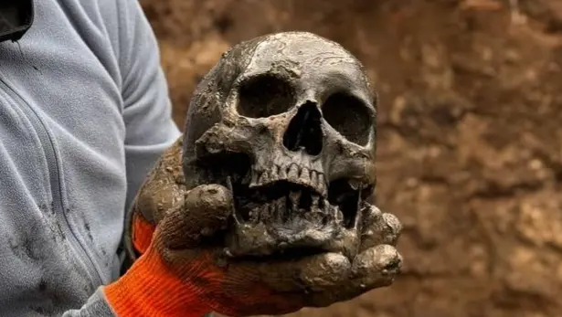 Останки людей найдены на пл. Революции