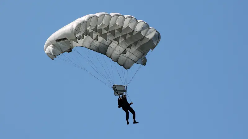 Где вологжане могут прыгнуть с парашютом?