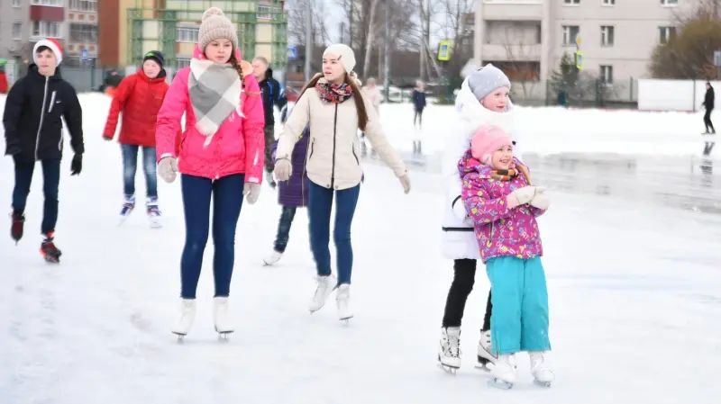 Расписание ледовых катаний на «Локомотиве»