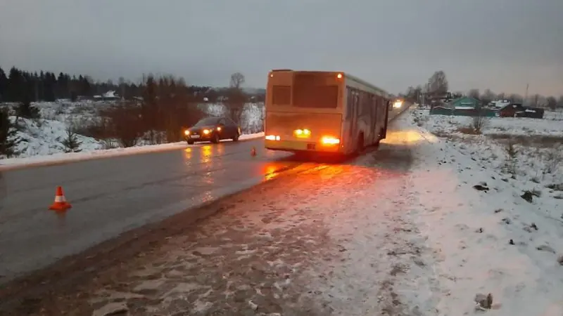 Автобус насмерть сбил 9-летнего мальчика