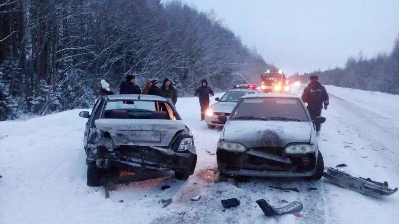 В Череповецком районе столкнулись 4 автомобиля 