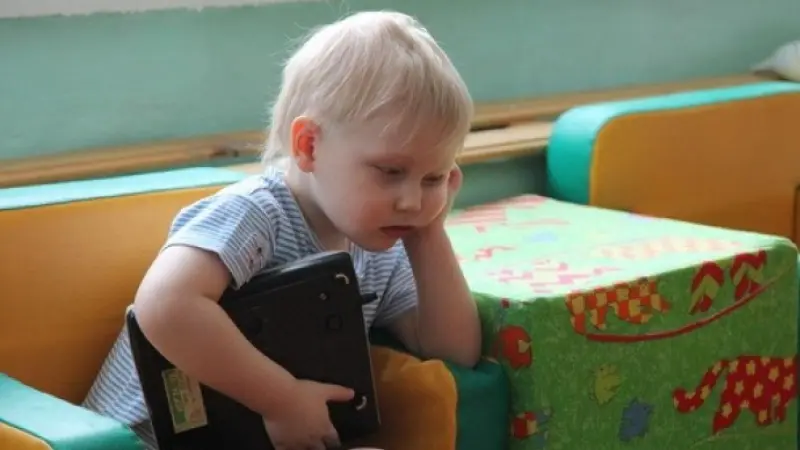 Воспитатель не отдала ребёнка пьяным родителям
