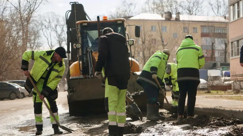 В Вологде и Череповце начали генеральную уборку улиц