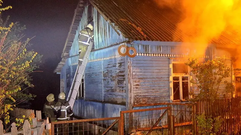 Дачный дом вспыхнул из-за неисправного холодильника