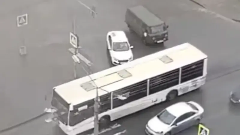 В Вологде автобус сбил женщину на пешеходном переходе