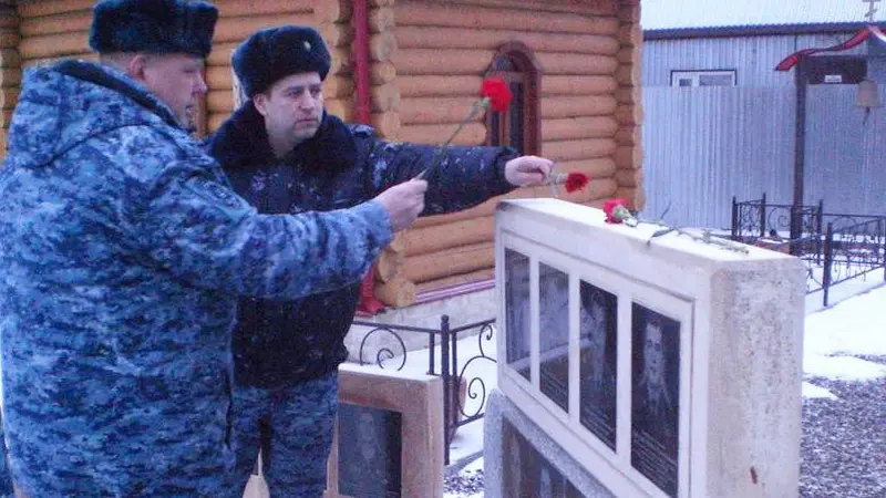 В Вологодской области почтили память полицейских, погибших при исполнении служебного долга в Северо-Кавказском регионе