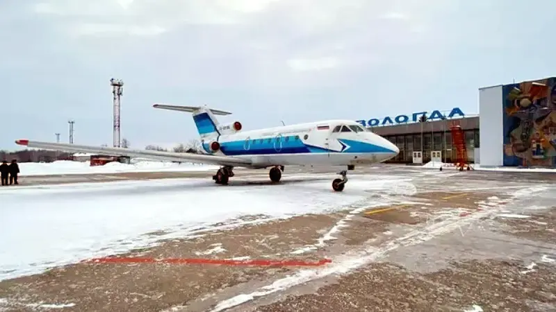 У вологодского самолёта в полёте треснуло стекло
