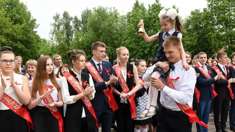 Стала известна дата последнего звонка в школах Вологды