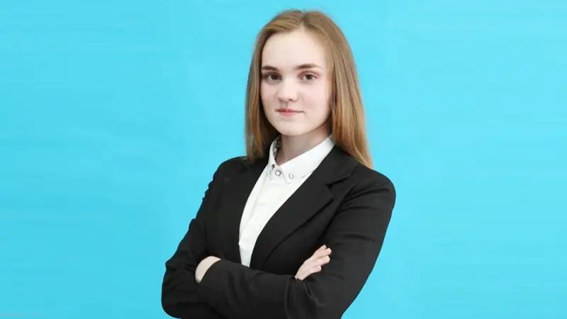 Выпускница великоустюгской гимназии Елена Зарубина набрала на ЕГЭ 100 баллов по двум предметам