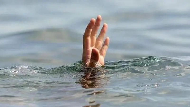 Купающиеся нашли труп в воде